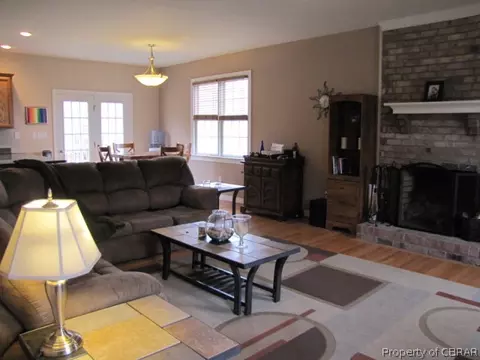 9161 Marlfield Rd, Gloucester, VA 23061 photo 2