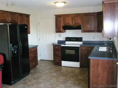 87 Edwards Ct, Mathews, VA 23109 photo 2