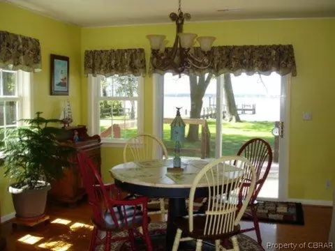 5198 Weaver Ln, Gloucester, VA 23061 photo 3