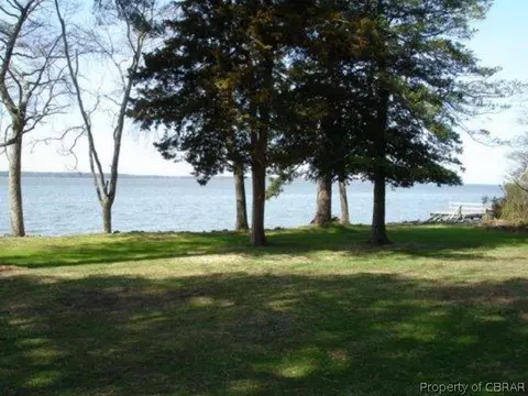 5198 Weaver Ln, Gloucester, VA 23061 photo 8