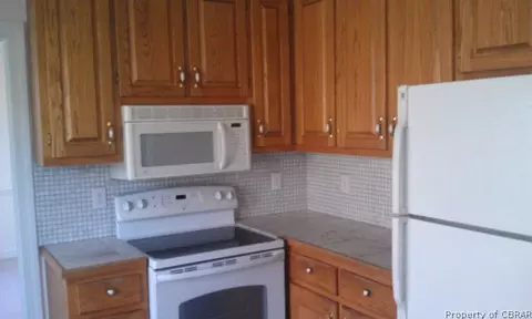 6517 Fairbrook Ct, Gloucester, VA 23061 photo 7