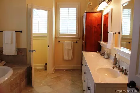 4105 Valley Front Ln, Gloucester, VA 23061 photo 10