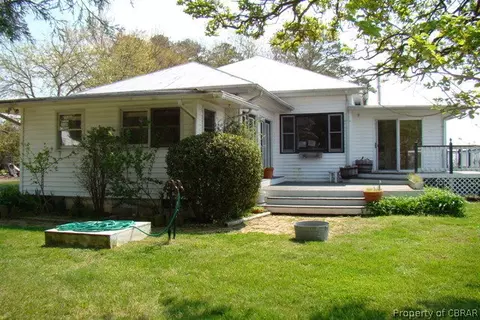 3132 Cappahosic Rd, Gloucester, VA 23061 photo 1