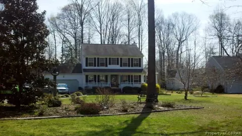 8308 Hamilton Dr, Gloucester, VA 23061 photo 16