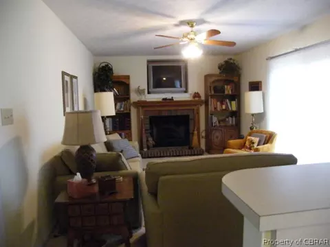 7745 Colin Ct, Gloucester Point, VA 23062 photo 8