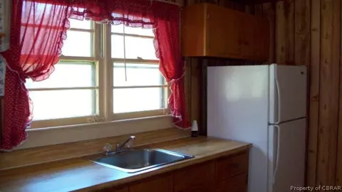 5619 Paige Rd, Gloucester, VA 23061 photo 2