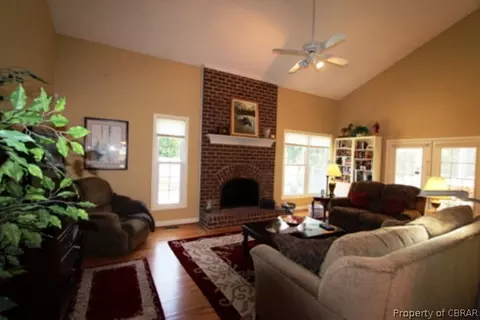 1671 Tyndall Point Rd, Gloucester Point, VA 23062 photo 7