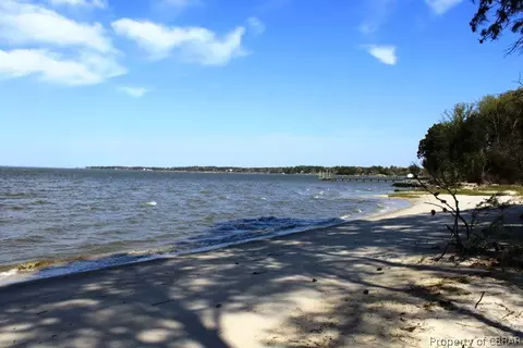 1671 Tyndall Point Rd, Gloucester Point, VA 23062 photo 17