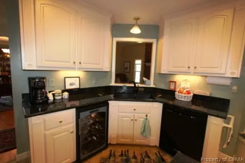 1671 Tyndall Point Rd, Gloucester Point, VA 23062 photo 4