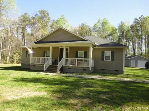 2687 Nutter Trl, Saluda, VA 23149 photo 1