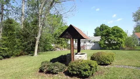 27 Northampton Dr, Hampton, VA 23666 photo 4