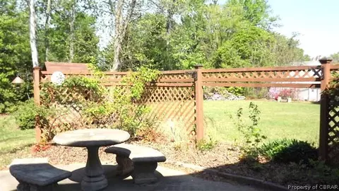 27 Northampton Dr, Hampton, VA 23666 photo 6