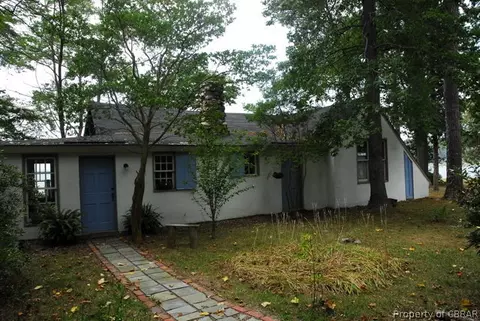 112 Tabernacle Ln, Weems, VA 22576 photo 1