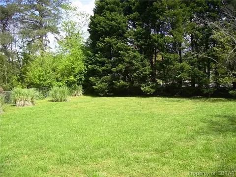 6147 Virginia Dr, Gloucester, VA 23061 photo 3