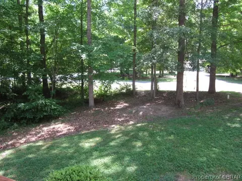 8474 Kitchener Dr, Gloucester, VA 23061 photo 7