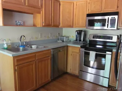 8474 Kitchener Dr, Gloucester, VA 23061 photo 11
