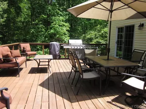 8474 Kitchener Dr, Gloucester, VA 23061 photo 4