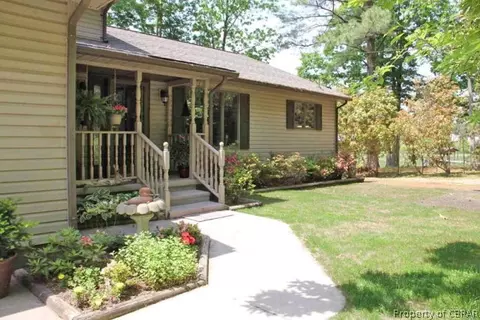 4833 Rosewell Dr, Gloucester, VA 23061 photo 2