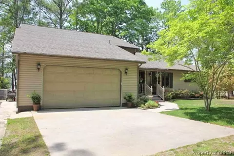 4833 Rosewell Dr, Gloucester, VA 23061 photo 3