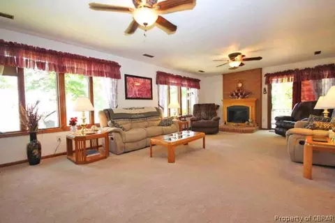 4833 Rosewell Dr, Gloucester, VA 23061 photo 10