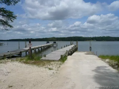 8140 River View Dr, Gloucester, VA 23061 photo 9