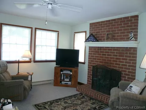 8140 River View Dr, Gloucester, VA 23061 photo 11