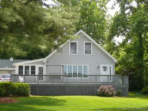 8140 River View Dr, Gloucester, VA 23061 photo 2