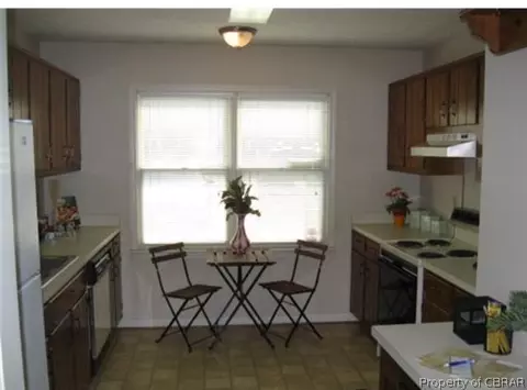 7734 The Points Pl, Hayes, VA 23072 photo 3