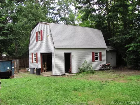8225 Sheffield Dr, Gloucester, VA 23061 photo 2