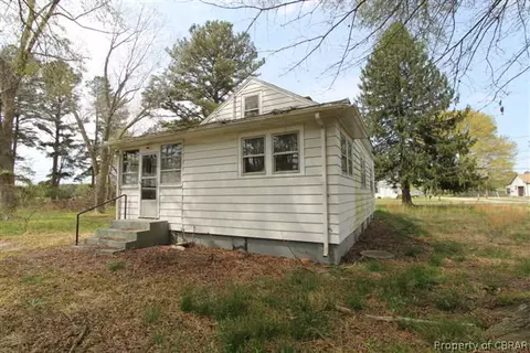 1741 Weems Rd, Weems, VA 22576 photo 3