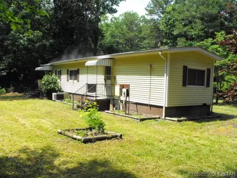 6214 Cypress Trl, Gloucester, VA 23061 photo 3