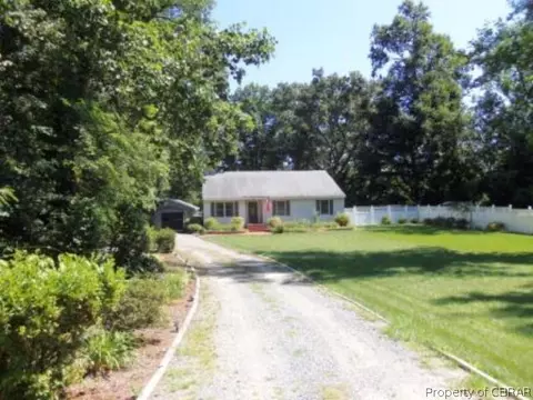 7321 Edgehill St, Gloucester, VA 23061 photo 3
