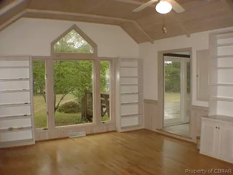 8034 Cloister Dr, Gloucester, VA 23061 photo 5