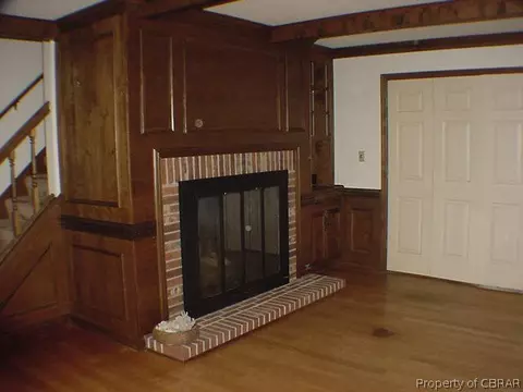 8034 Cloister Dr, Gloucester, VA 23061 photo 2