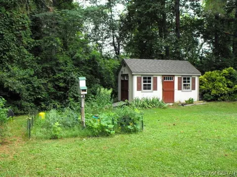 6341 Meadow Dr, Gloucester, VA 23061 photo 5