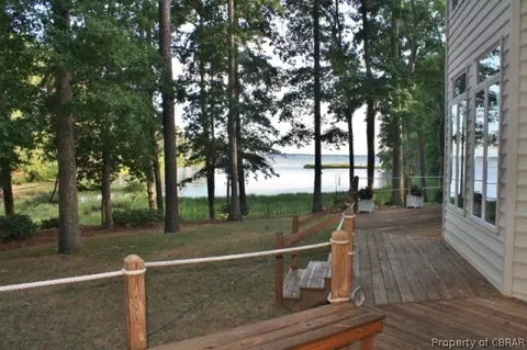 267 Cedar Pointe Dr, Weems, VA 22576 photo 9
