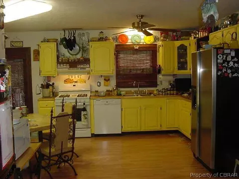 9087 Marlfield Rd, Gloucester, VA 23061 photo 3