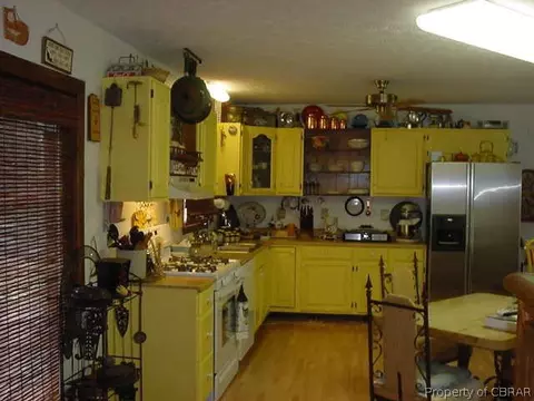 9087 Marlfield Rd, Gloucester, VA 23061 photo 5