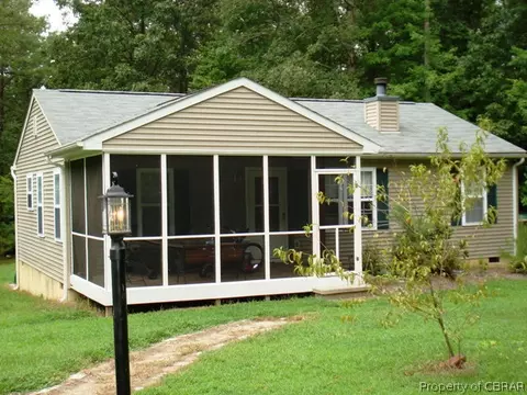 10324 Labrador Xing, Gloucester, VA 23061 photo 1