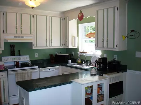 10324 Labrador Xing, Gloucester, VA 23061 photo 4
