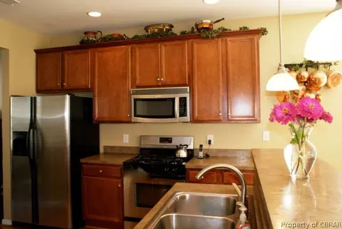 7258 Jeanne Dr, Gloucester, VA 23061 photo 4