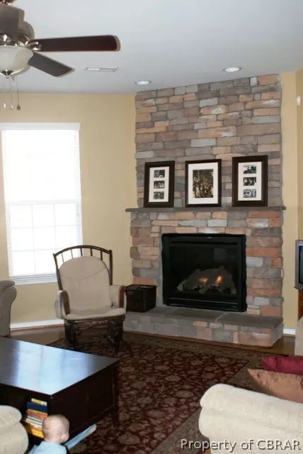 7258 Jeanne Dr, Gloucester, VA 23061 photo 11
