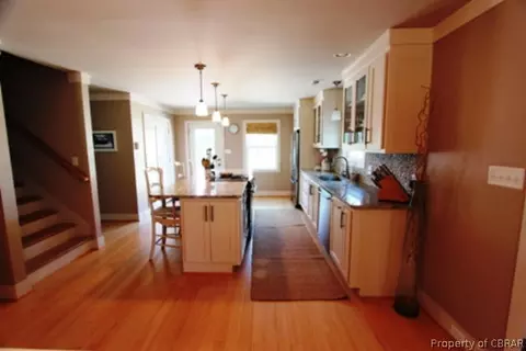 6907 Fields Landing Rd, Hayes, VA 23072 photo 3