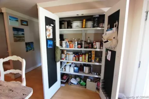 6907 Fields Landing Rd, Hayes, VA 23072 photo 5