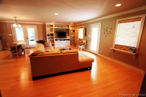 6907 Fields Landing Rd, Hayes, VA 23072 photo 10