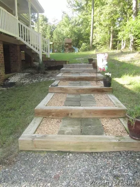 6864 Olivis Rd, Gloucester, VA 23061 photo 2