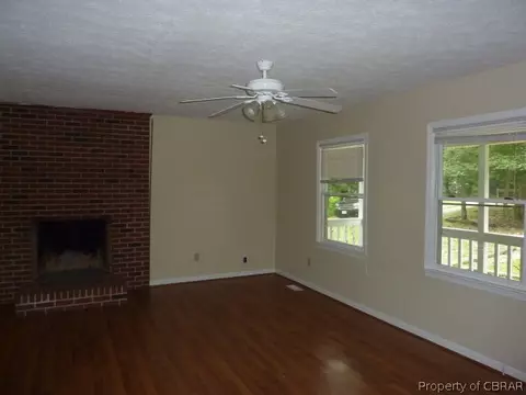 10097 Skillman Ln, Gloucester, VA 23061 photo 4