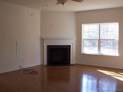 7341 Jeanne Dr, Gloucester, VA 23061 photo 4