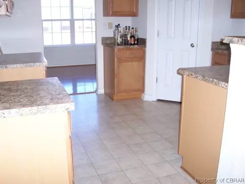 7341 Jeanne Dr, Gloucester, VA 23061 photo 5
