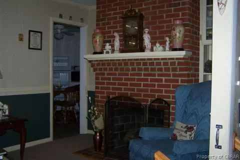 439 General Puller Hwy, Saluda, VA 23149 photo 4